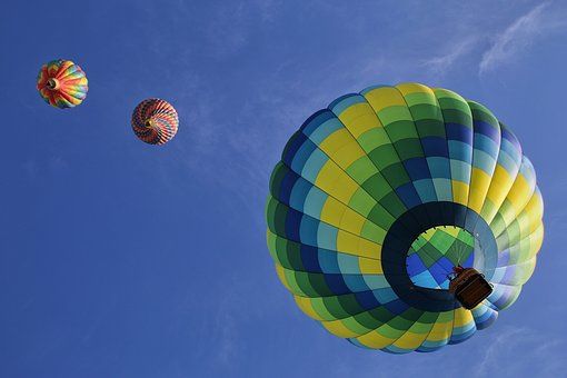 hot-air-balloons-1984308__340.jpg